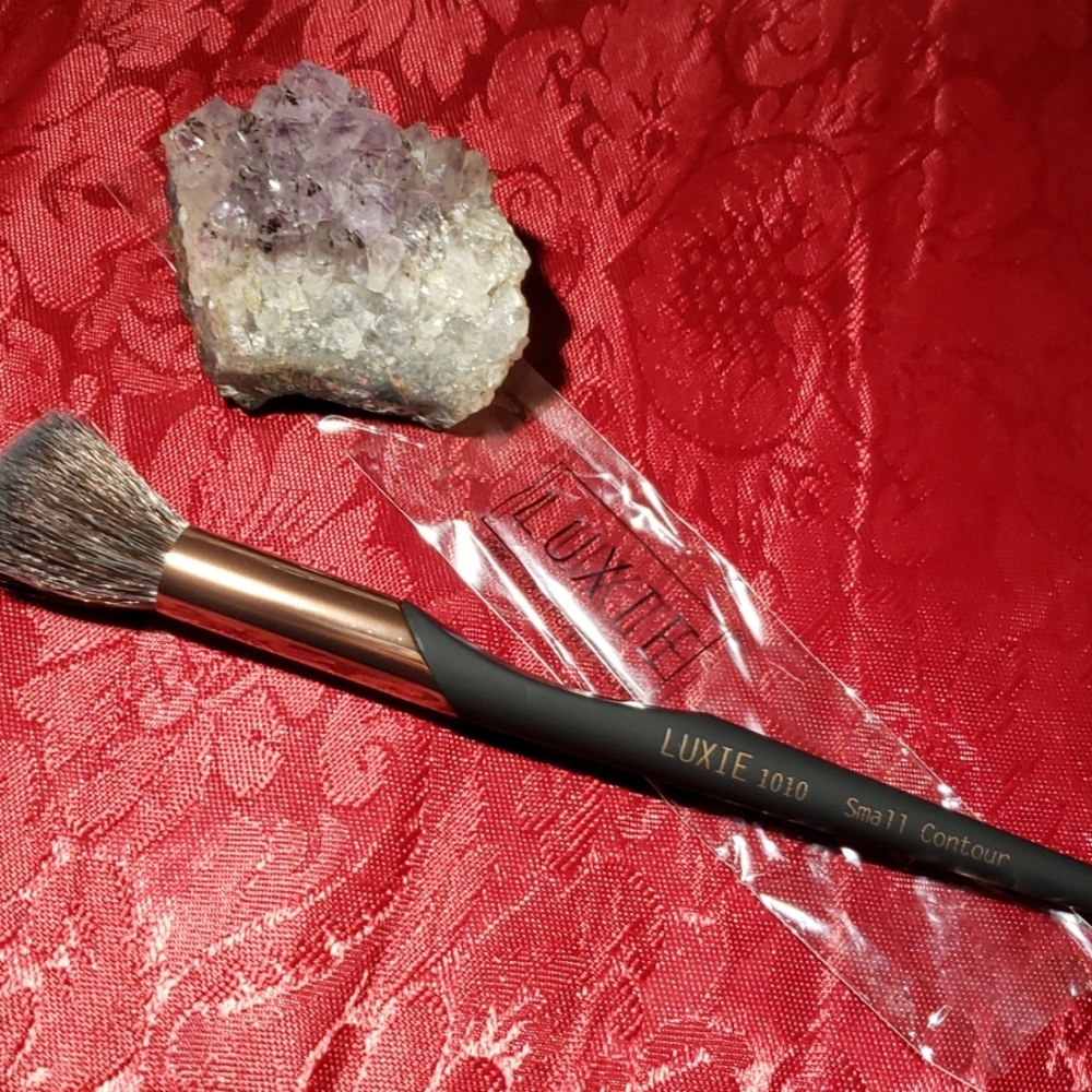 2 for $15 ❤ Luxie 1010 Small Conture Brush